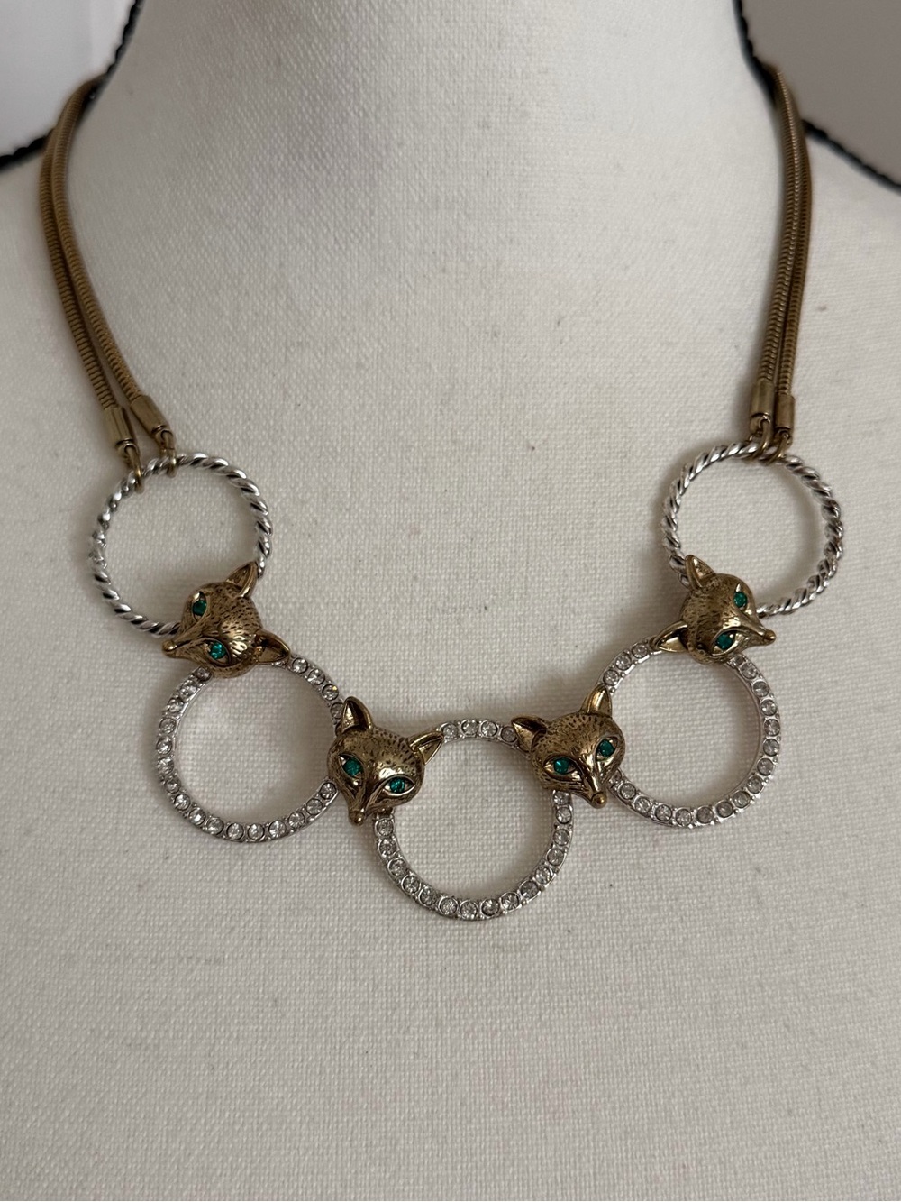 Betsey Johnson fox fashion Necklace with Green Eyes & Rhinestone Rings